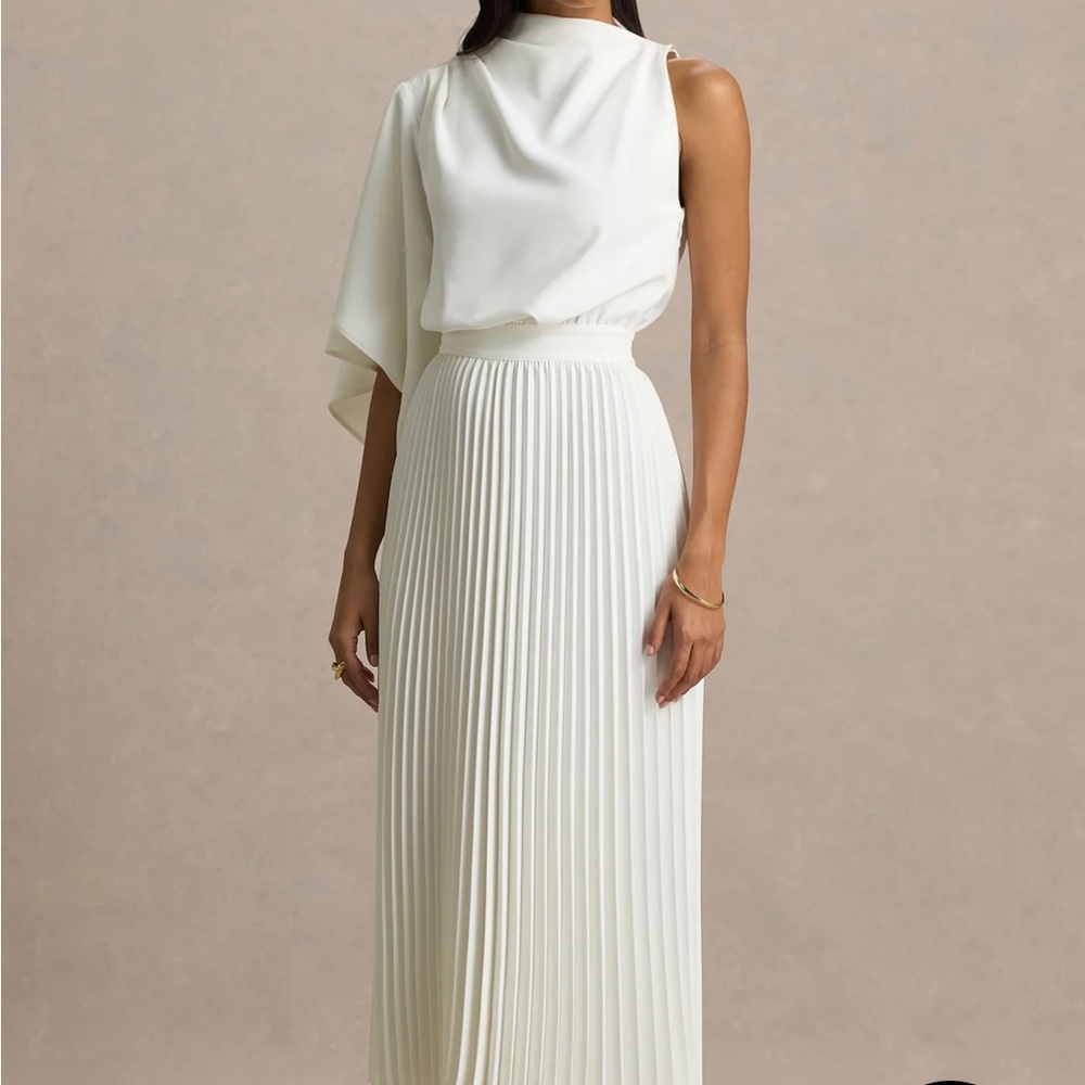 NWT Club L London Cream Midi pleated dress